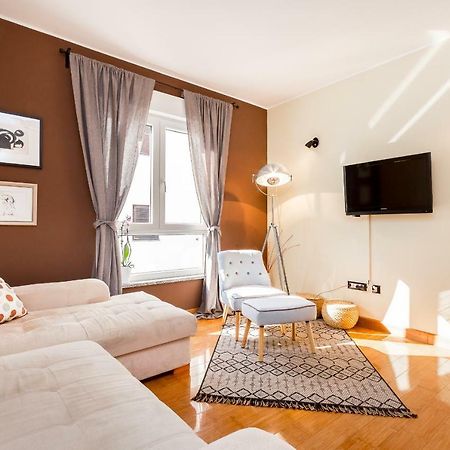 City Stylish Apartment Пула Екстериор снимка